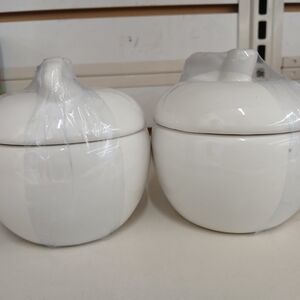 Ceramic white apple decor brand new with lid